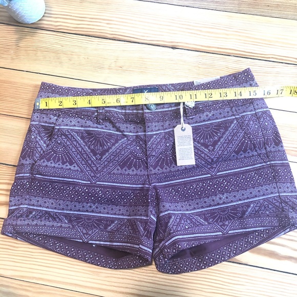 American eagle shorts NWT size 4 tribe print - Picture 3 of 5